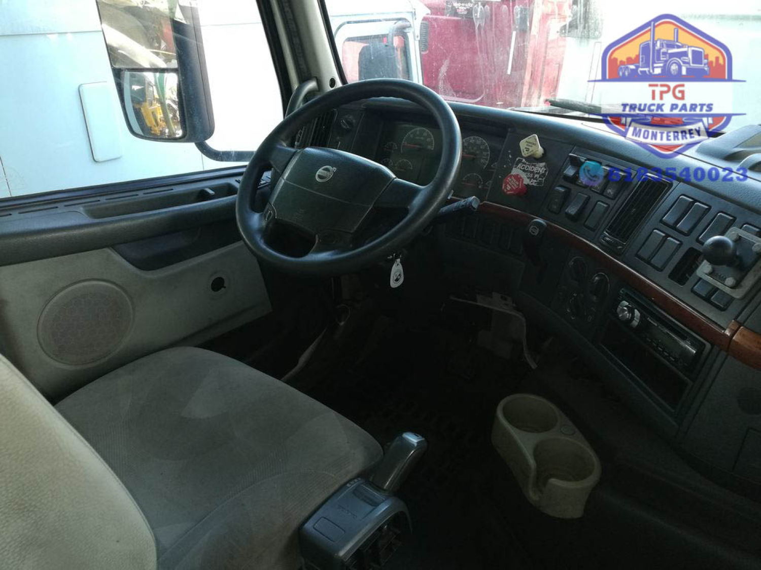 Cabina Volvo año 2011 VNM430 (1.9).jpg